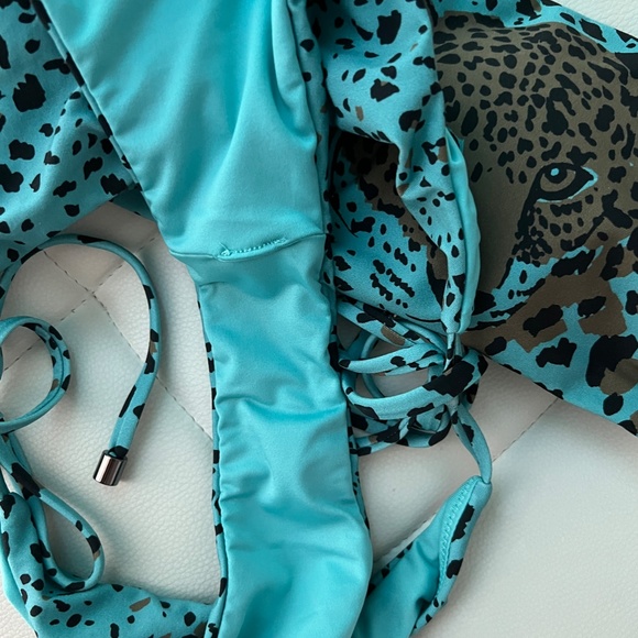 Victoria's Secret Swim Set Strappy Ruched Brazilian Blue Leopard 2 Piece S NEW - Picture 13 of 14